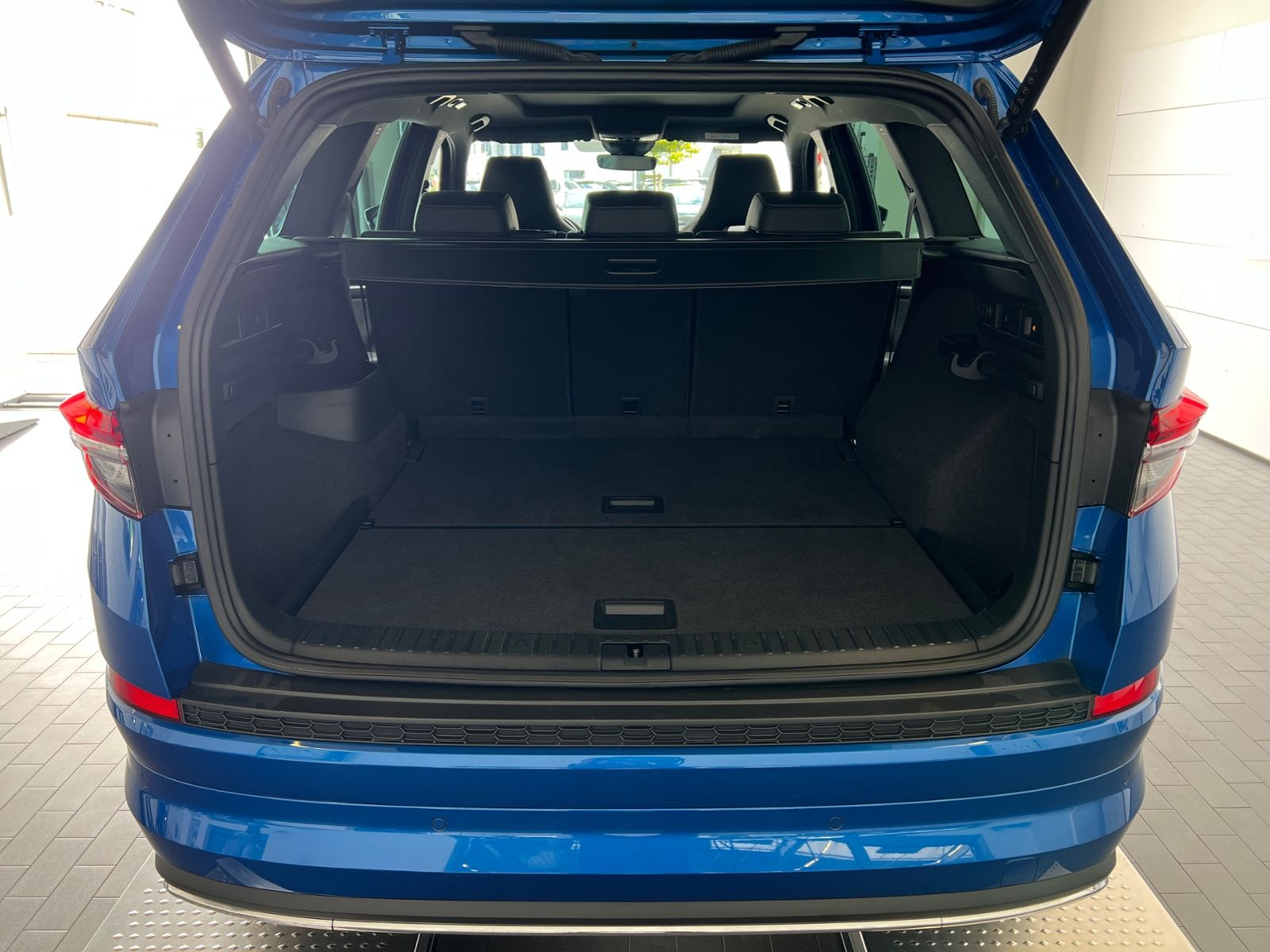 Fahrzeugabbildung SKODA Kodiaq Sportline 2.0 TDI DSG 4x4 *AHK,Pano,Stand
