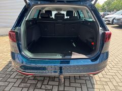 Fahrzeugabbildung Volkswagen Passat Variant 1.5 TSI DSG Elegance AHK MATRIX L