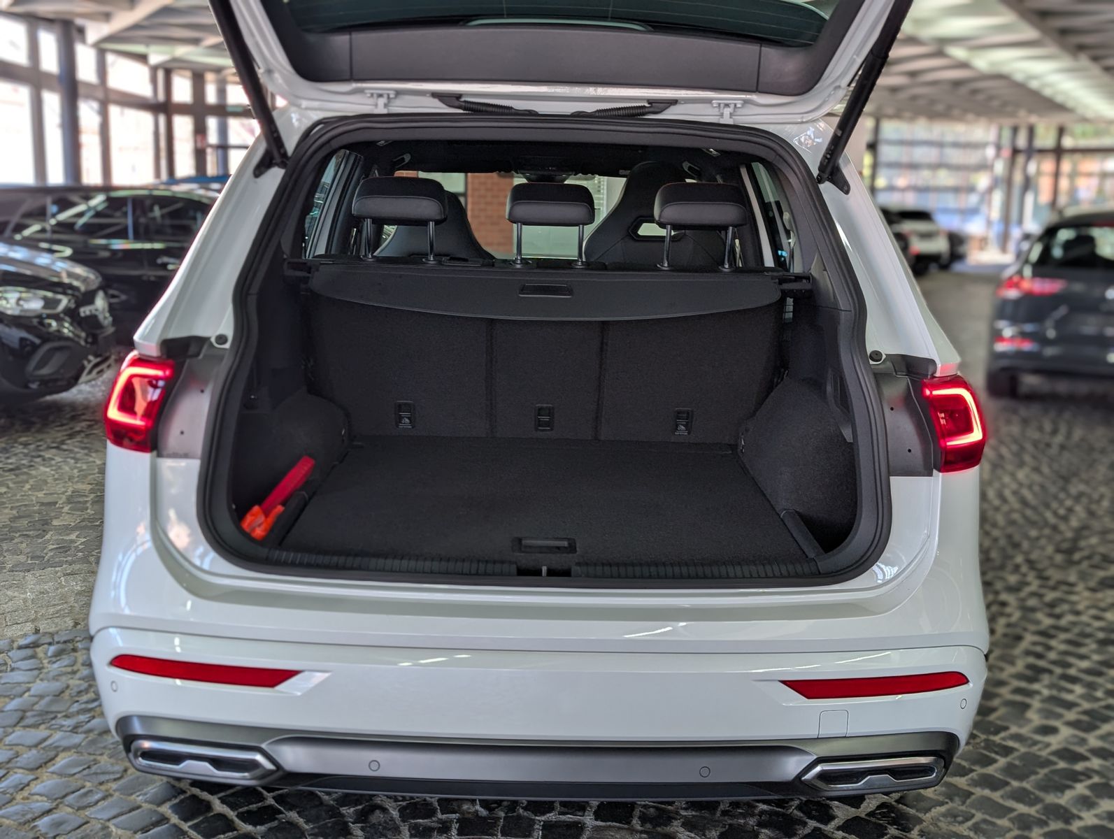 Fahrzeugabbildung SEAT Tarraco FR AHK PANO ACC VIRT APP MEMO BEATS StHz