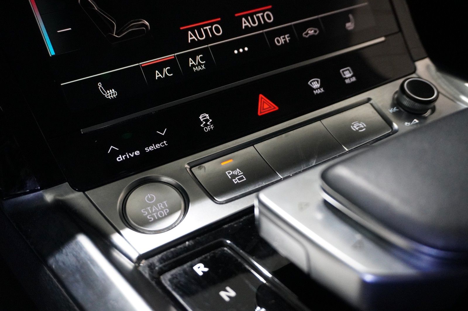 Fahrzeugabbildung Audi e-tron 50 quattro ADVANCED NAVI/LED/SPORT/SH/DAB