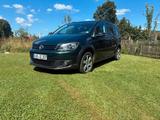 Volkswagen VW Cross Touran 2.0 TDI 140PS - Volkswagen Touran 140 ps mit Diesel-Antrieb