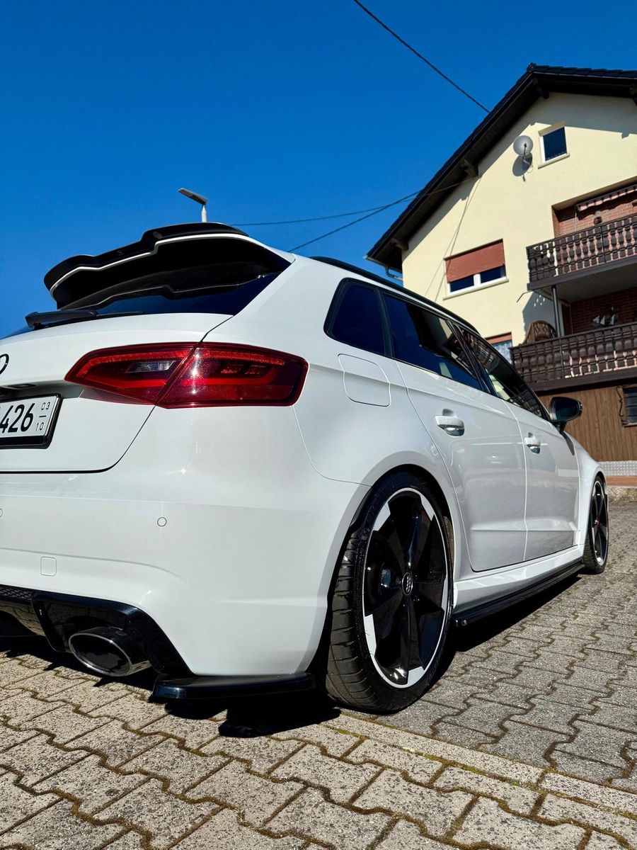 AUDI RS3 2.5 TFSI S tronic quattro Sportback -