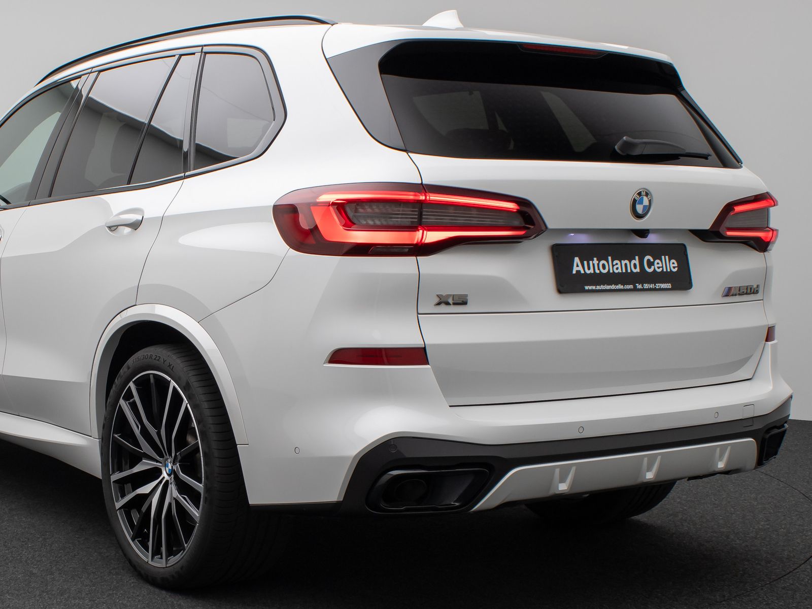 Fahrzeugabbildung BMW X5 M50d Panoram Laser 360°HUD H/K SoftCl AHK 22"
