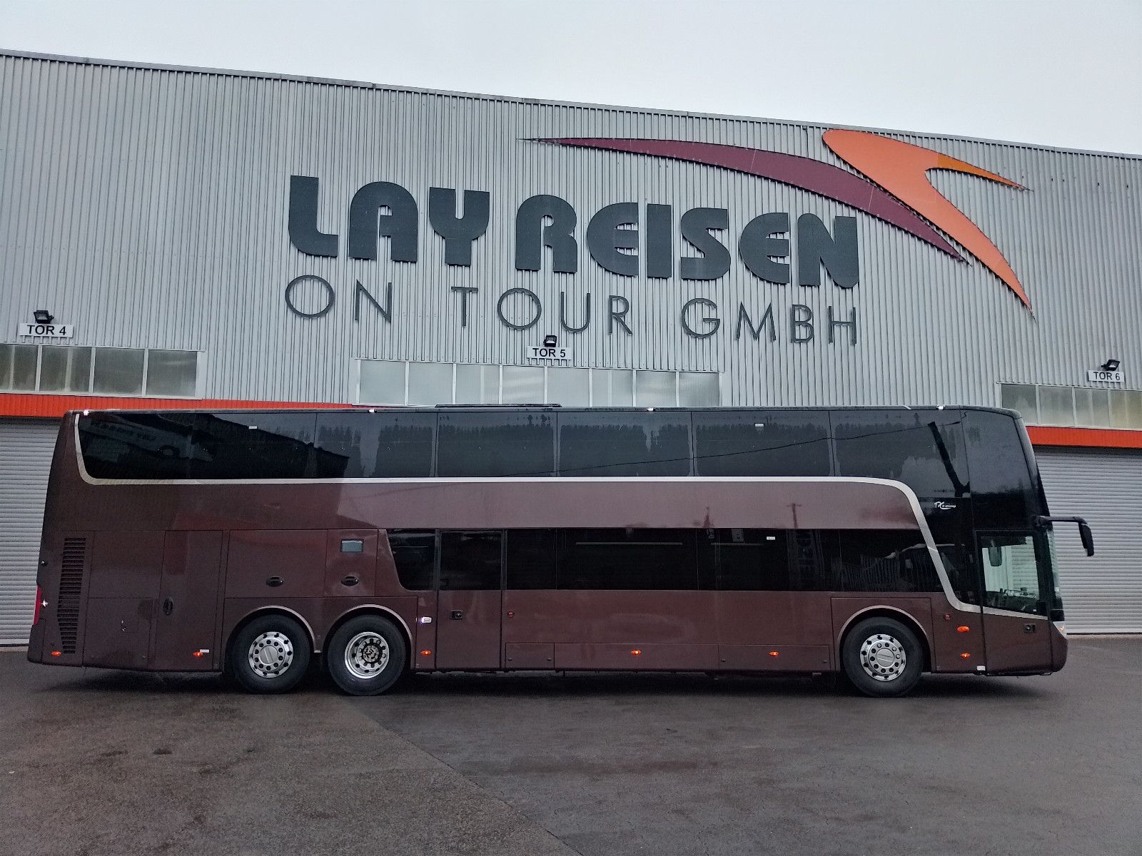 VANHOOL  2018 - Image 2 of 50