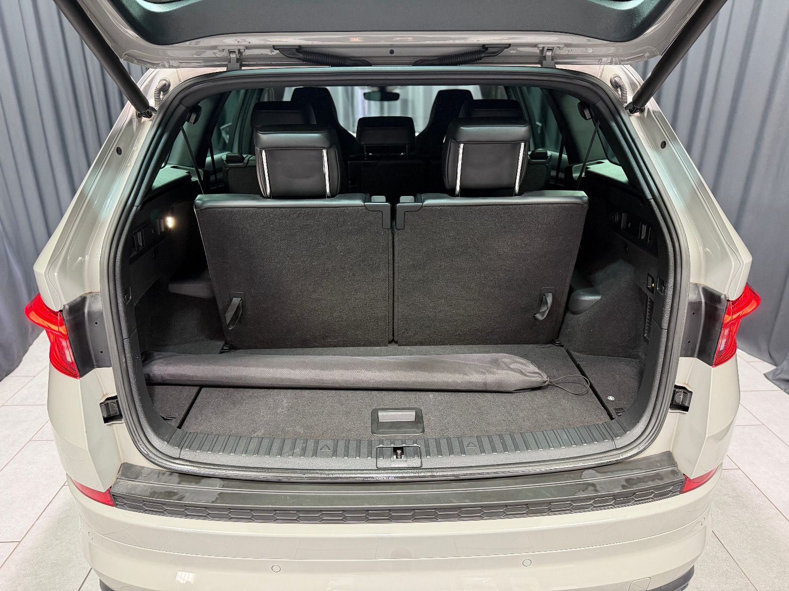 Fahrzeugabbildung SKODA Kodiaq Sportline 4x4 |7-SITZER|AHK|CANTON|NARDO
