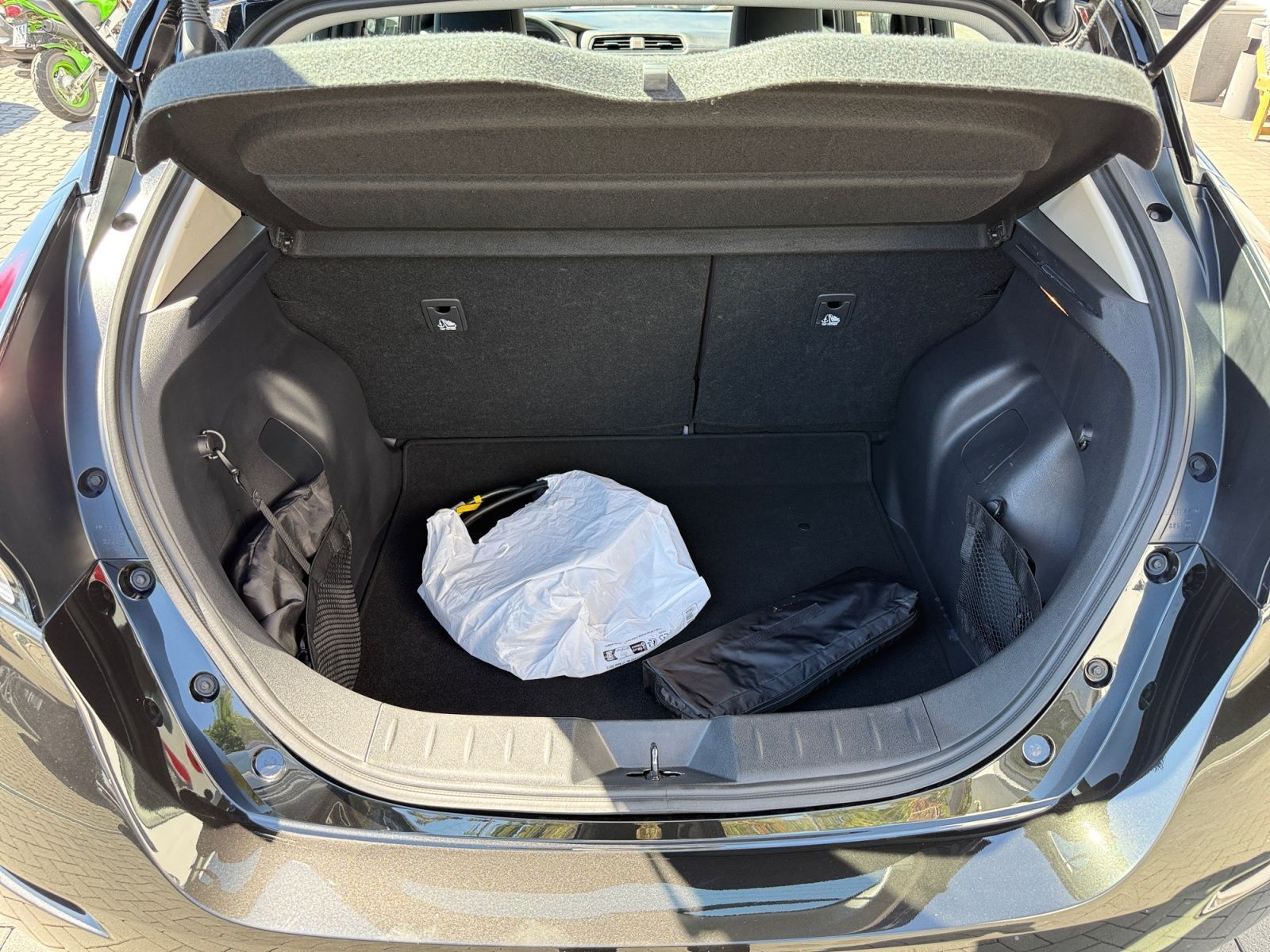 Fahrzeugabbildung Nissan Leaf ZE1 40kWh 360º*ACC*CARPLAY