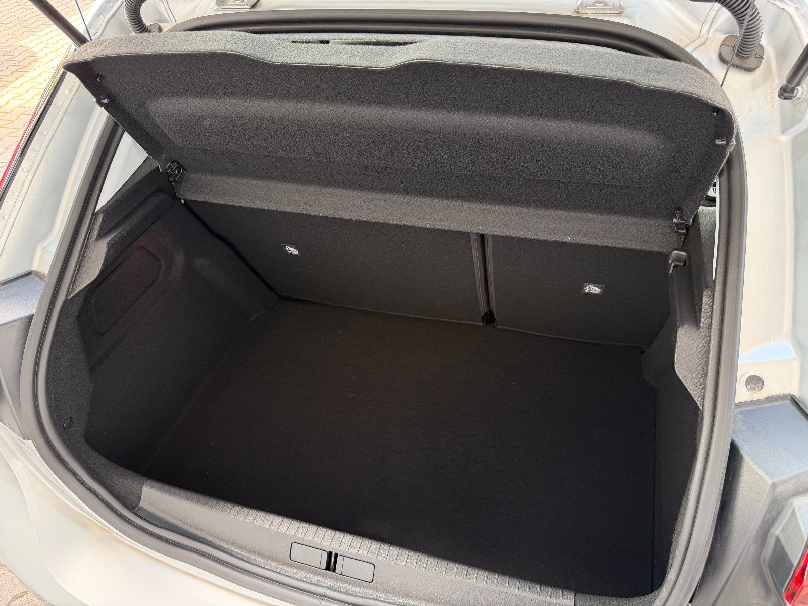 Fahrzeugabbildung Opel Corsa F 1.2 Turbo Edition LED,SHZ,PDC,Facelift