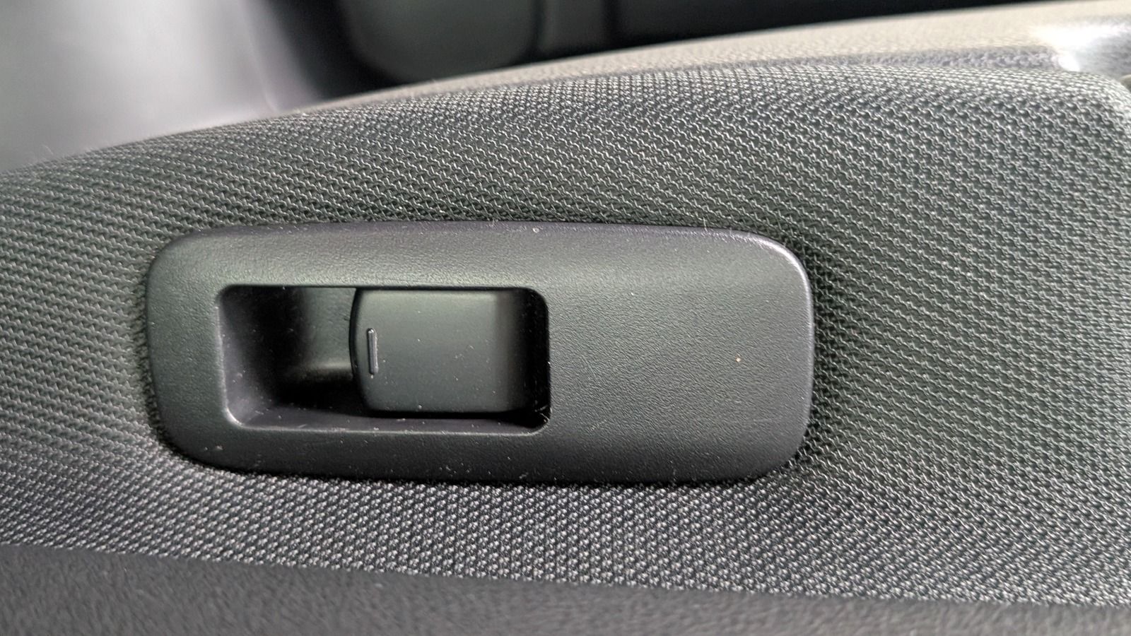 Fahrzeugabbildung Nissan Qashqai+2 2.0i 4x4 * AHK * Navi * Pano Acenta 7-