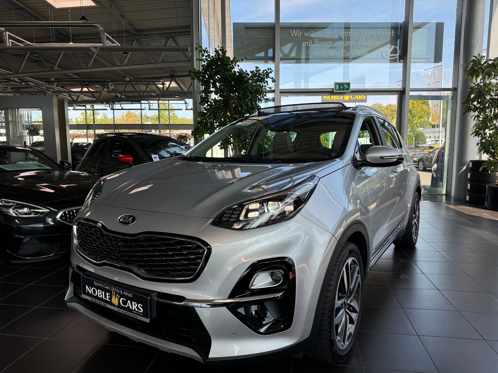 Fahrzeugabbildung Kia Sportage Platinum Edition 4WD AHK PANO LEDER 19"