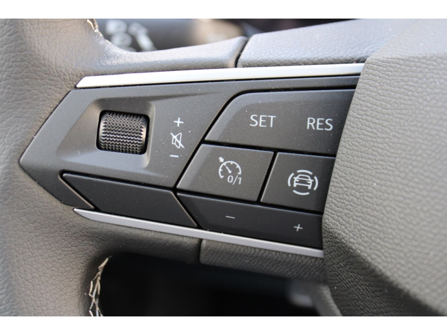 SEAT Arona 1.0 TSi Style LED GRA Full Link AHK PDC DA - Image 16