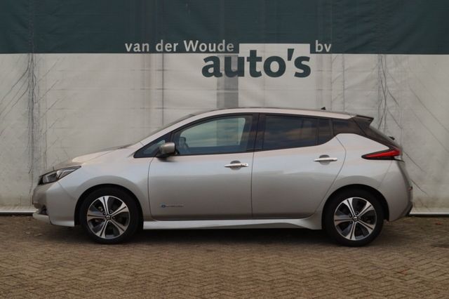 Nissan Leaf N-Connecta 40kWh -NAVI-ECC-PDC-CAM-