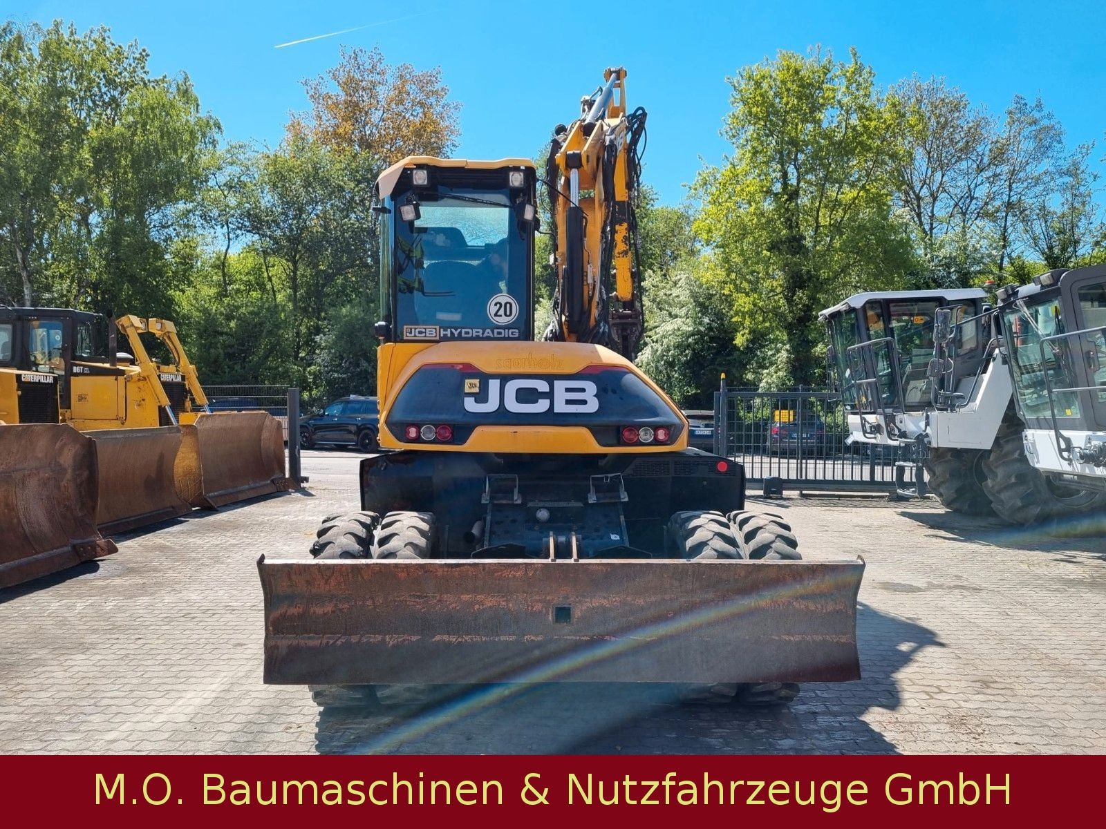 Fahrzeugabbildung JCB 110 W Hydradig / Holzgreifer / 2x Tieflöffel
