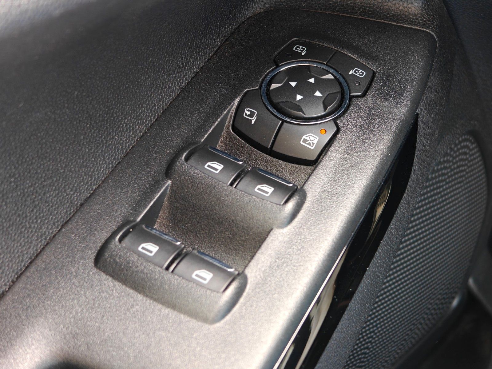 Fahrzeugabbildung Ford EcoSport ST-Line - PDC, SHZ, Lenkradhz -