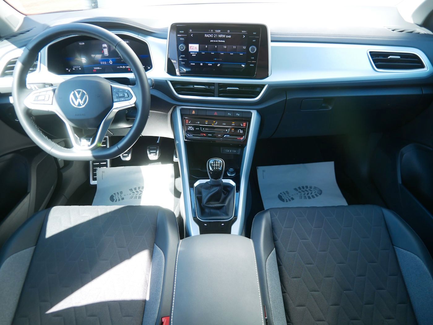 Fahrzeugabbildung Volkswagen T-Roc 1.0 TSI GOAL NEU37T AHK ACC SHZ+LHZ Allwet