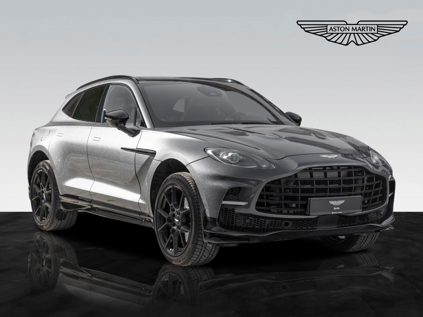ASTON MARTIN DBX