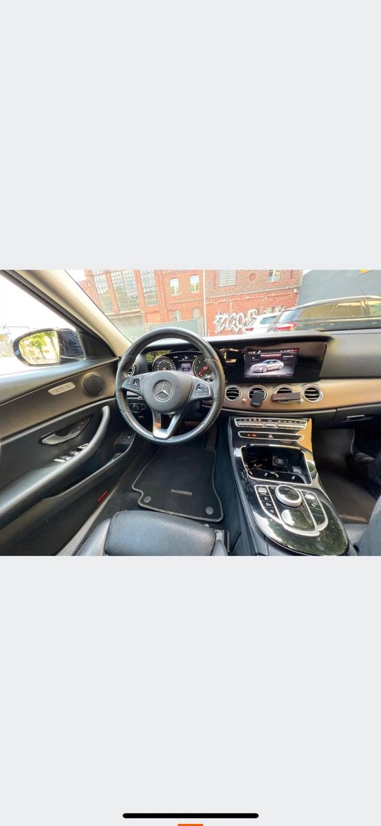 MERCEDES-BENZ E 220 d EXCLUSIVE Autom. EXCLUSIVE