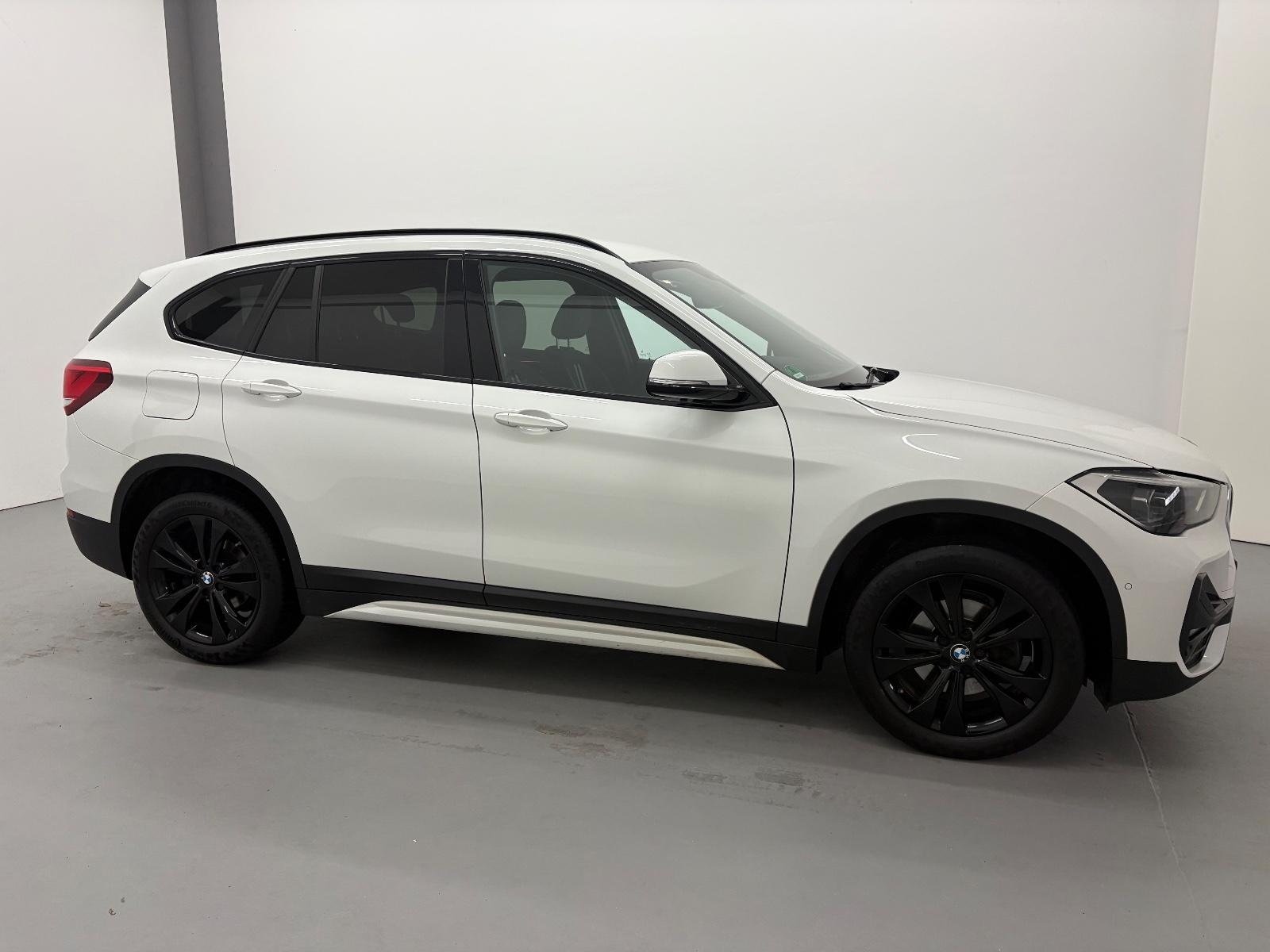 BMW X1 sDrive18i Sport Line*LED*Navi*SHZ*RFK*DAB*