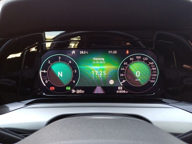 Golf 2.0 TDI DSG/ACC/AHK/ NAVI/SHZ/LED/KLIMA/EPH
