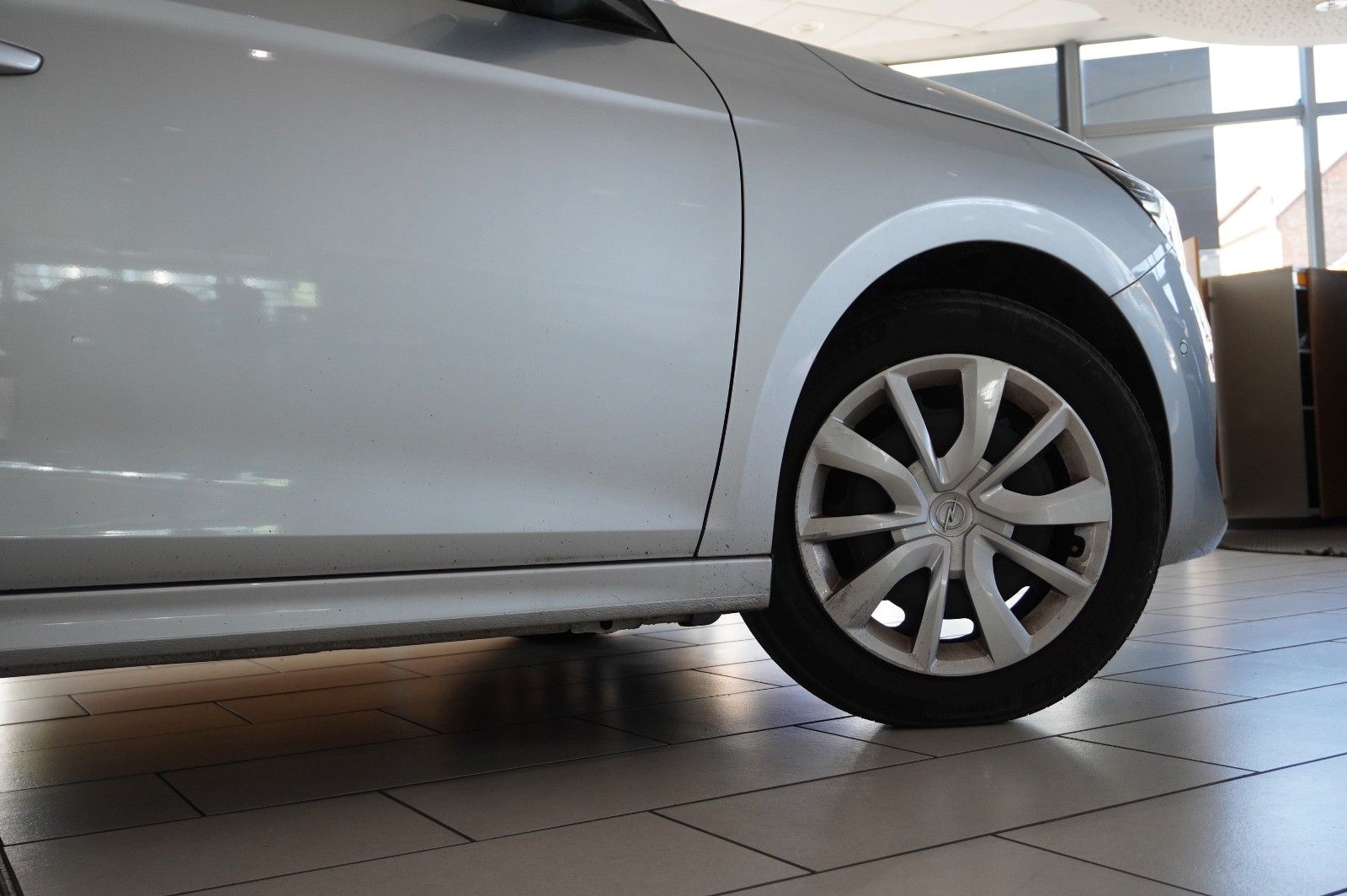 Fahrzeugabbildung Opel Corsa F 1.2 FACELIFT NAVI/LED/KAMERA/VIRTU./DAB+