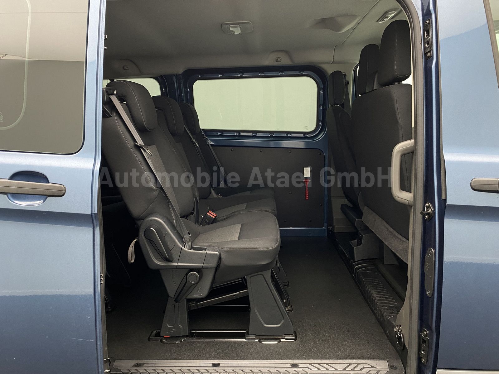 Fahrzeugabbildung Ford Transit Custom 340 L2H1 *9-Sitzer* NAVI 9809
