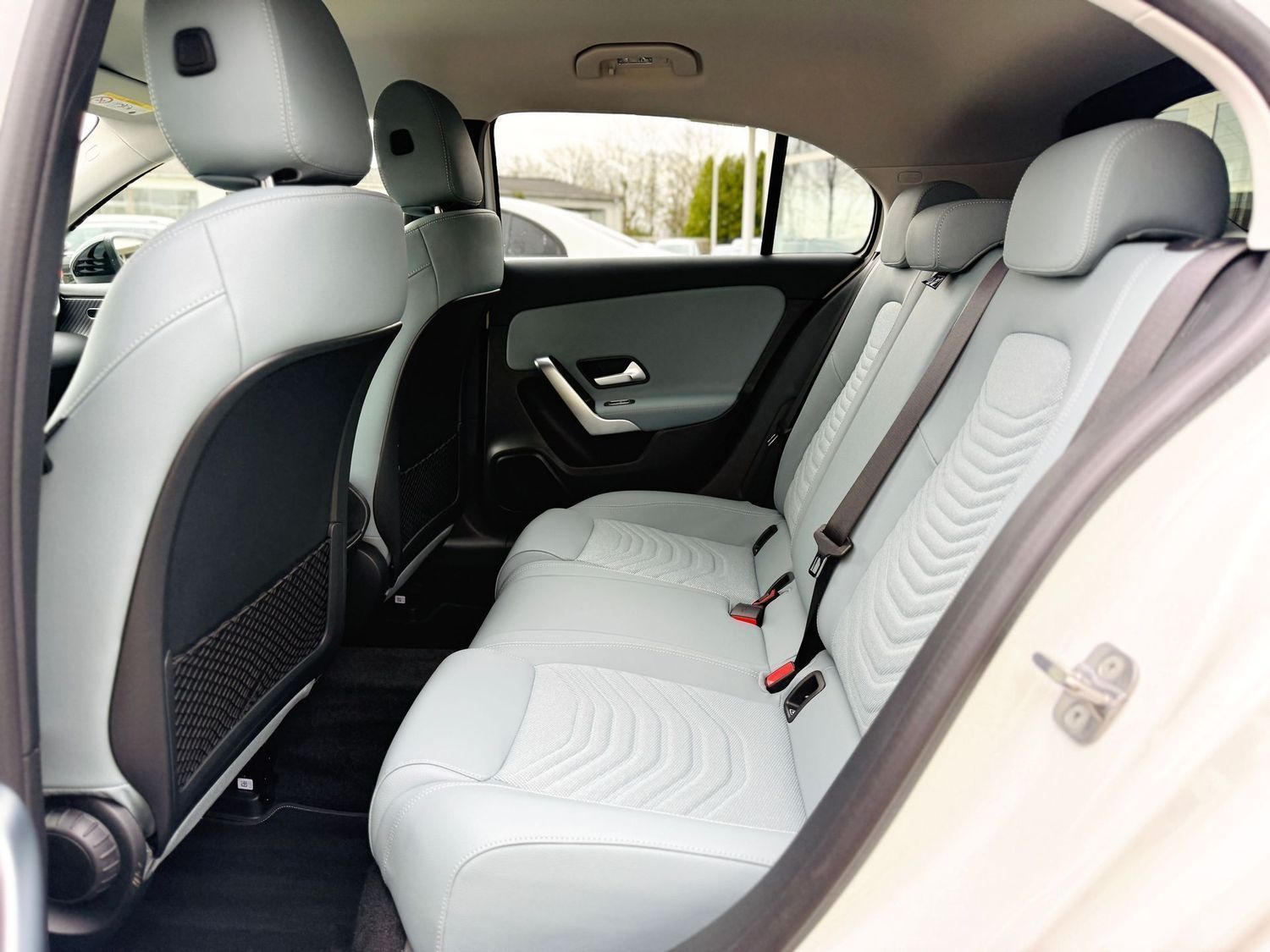 Fahrzeugabbildung Mercedes-Benz A 180 PROGRESSIVE & NIGHT, Autom., Winter, RFK,