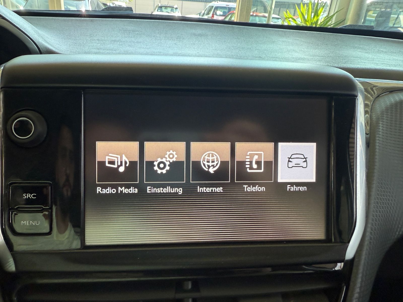 Fahrzeugabbildung Peugeot 2008 Active