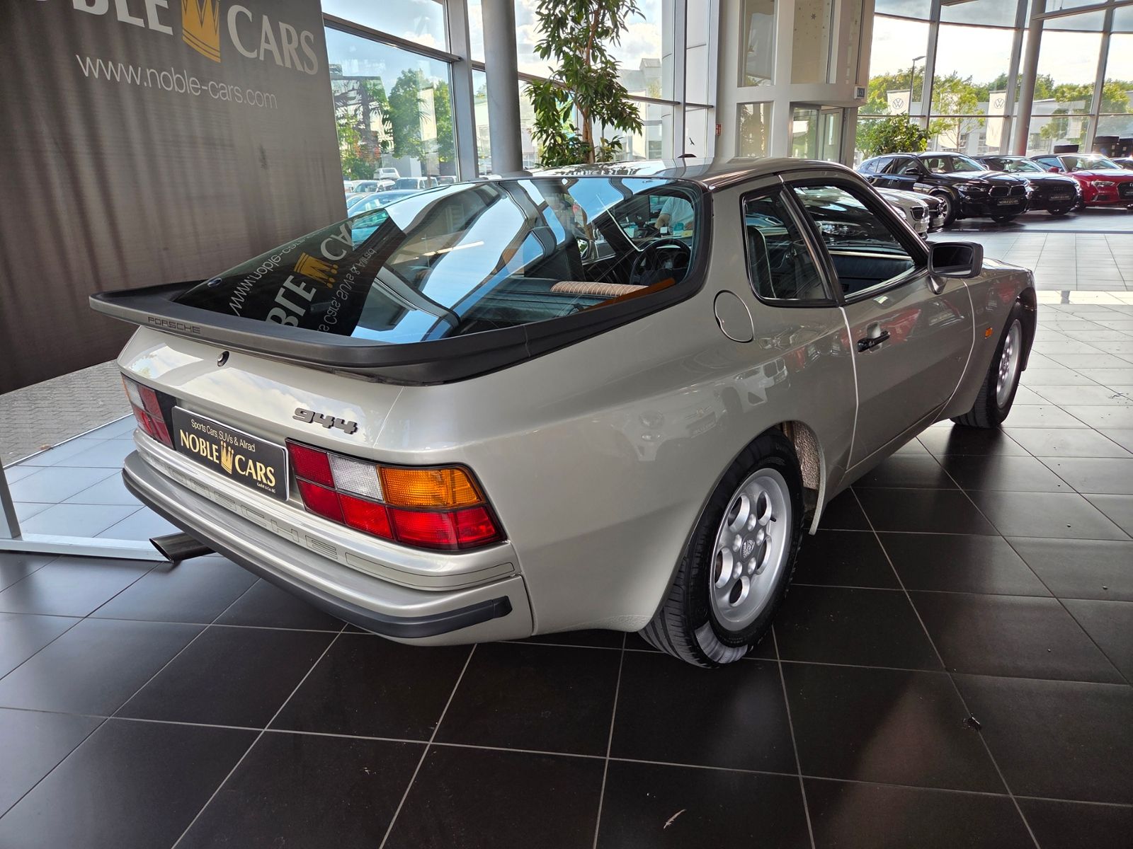 Fahrzeugabbildung Porsche 944 Basis Coupe DEUTSCHES FAHRZEUG H-KENNZEICHEN