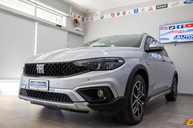 Fiat FIAT TIPO T3 100cv CROSS FULL LED