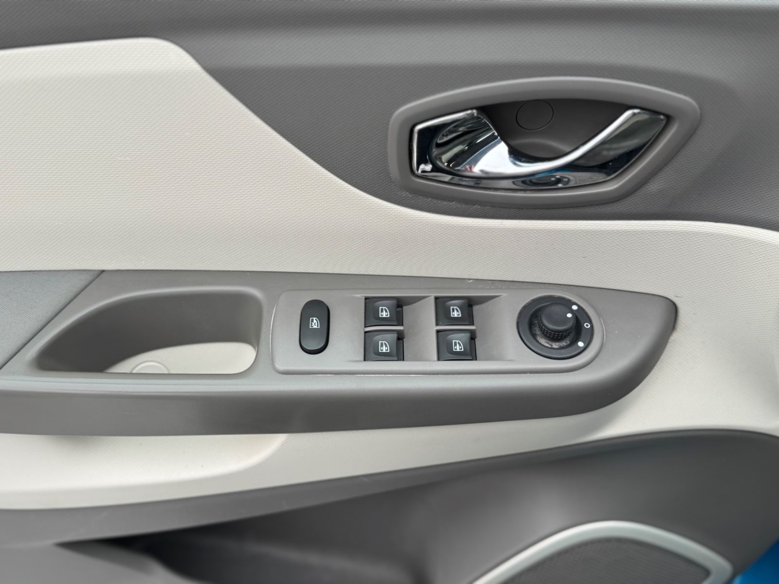 Captur *Temp*Radio*Klima*Elktr.Fenster*TüvNeu*