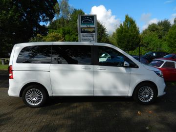 Mercedes V 220 - 2
