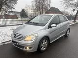 Mercedes-Benz B 170 AUTOMATIK ALU KLIMA TÜV NEU - gebrauchte Mercedes-Benz B-Klasse aus dem Jahr 2005