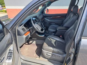 Toyota Land Cruiser - 5
