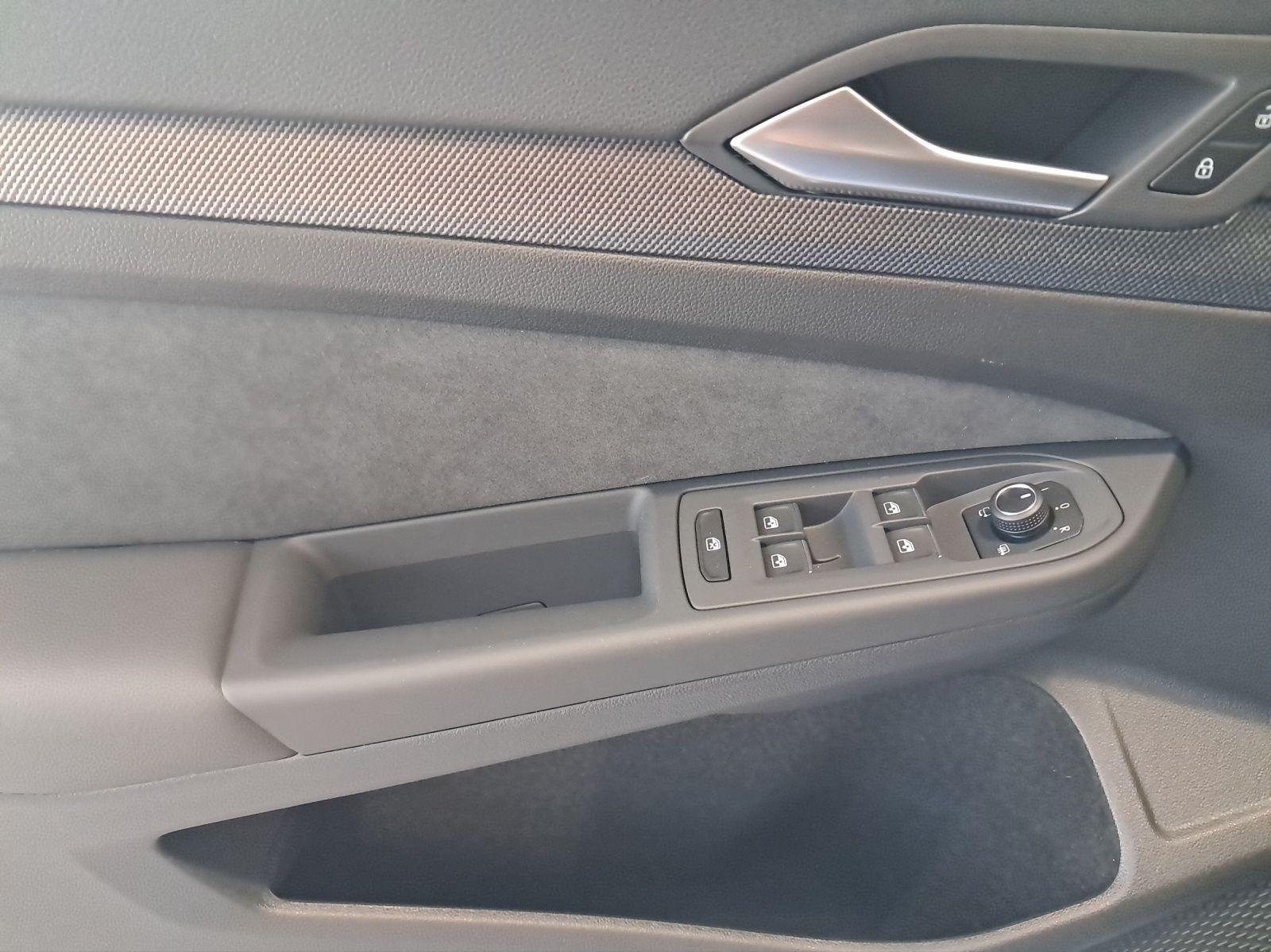 Volkswagen Golf R-Line 1,5 eTSI (150 PS) DSG Panodach, миниатюра 10