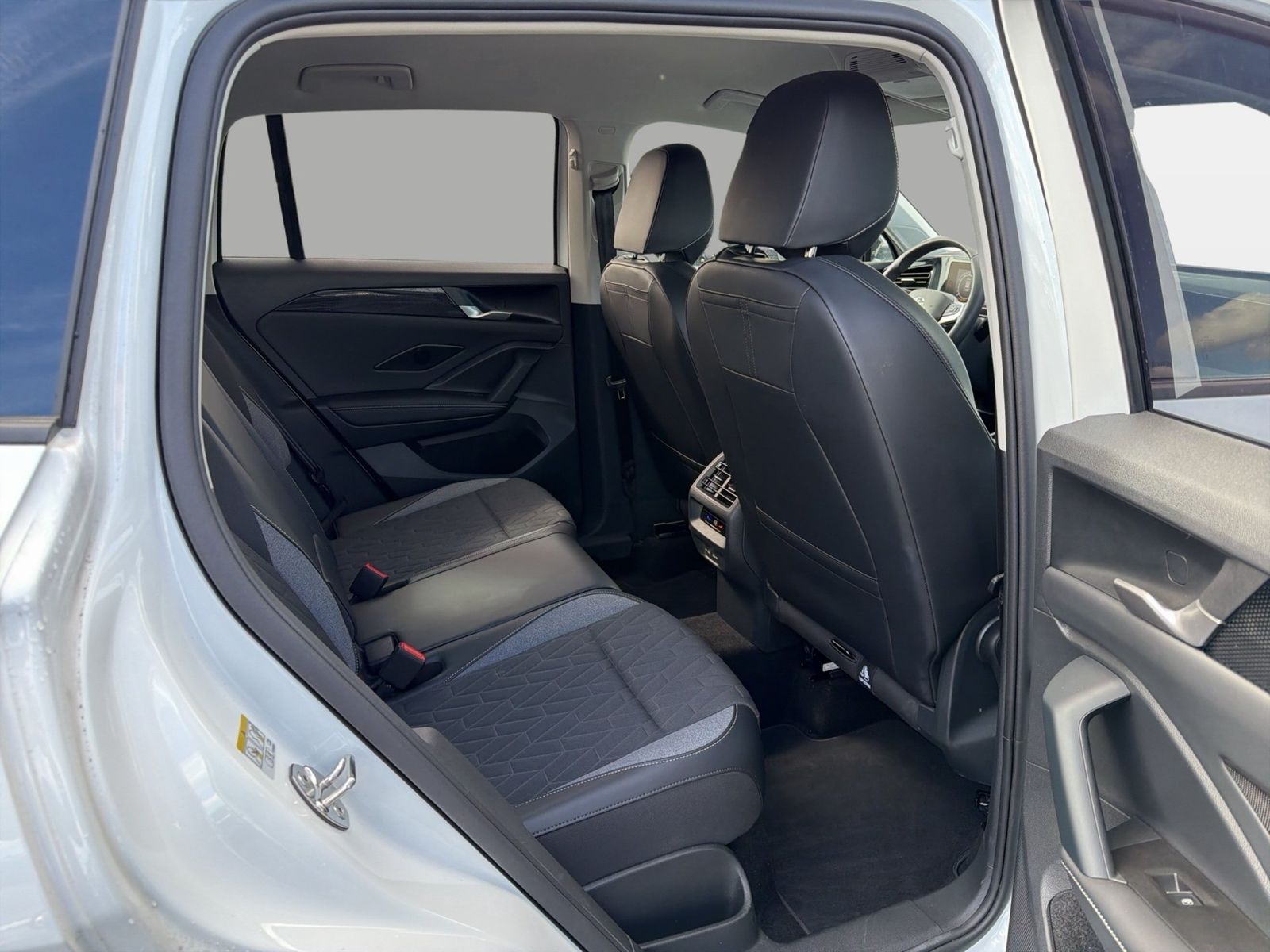 Volkswagen Tiguan - Bild 13
