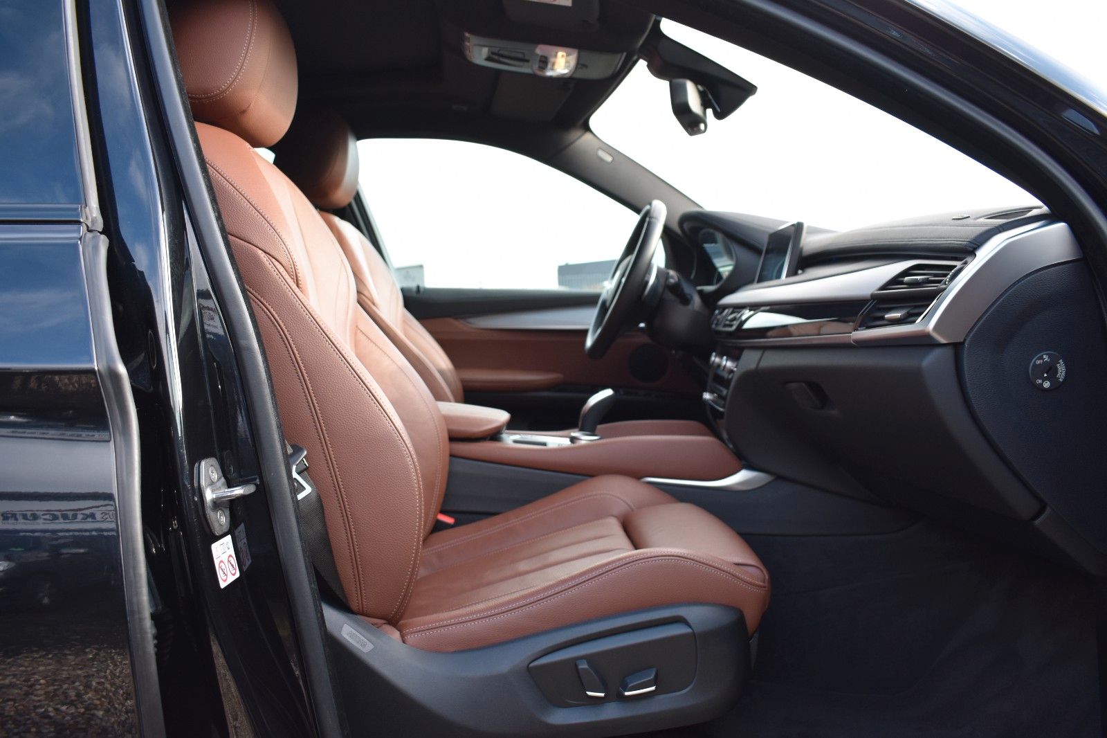 Fahrzeugabbildung BMW X6 xDrive 30 d M Sport Keyless-Go GSD HUD