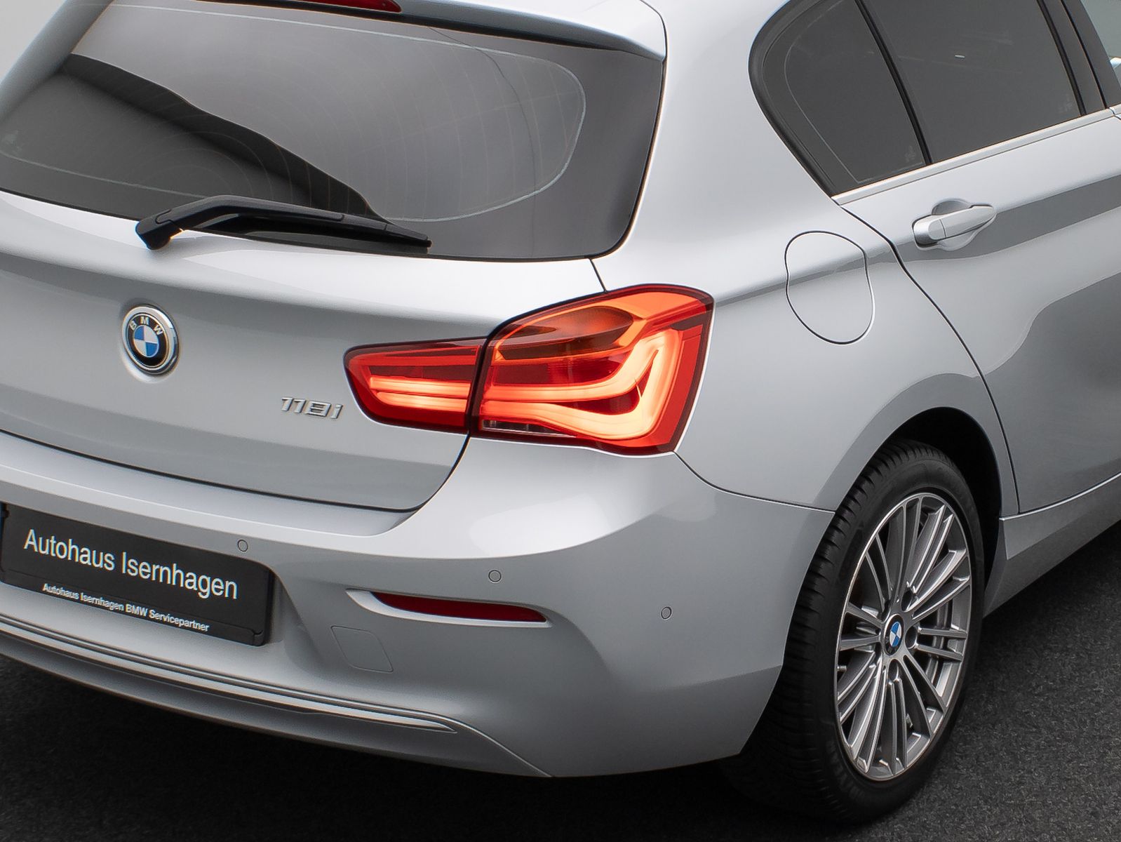 Fahrzeugabbildung BMW 118i Urban Line GSD ParkAss LED DAB NaviBusiness