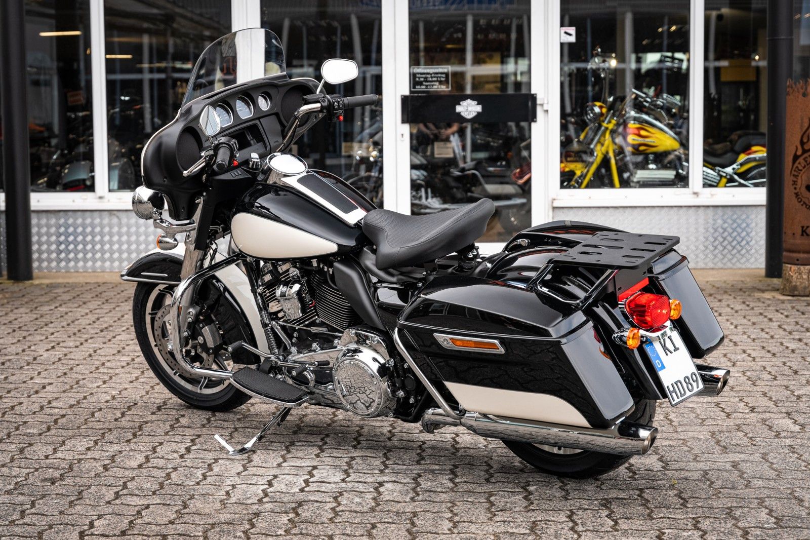 Fahrzeugabbildung Harley-Davidson Electra Glide Police 114 FLHTP kurzfr. Verfügbar