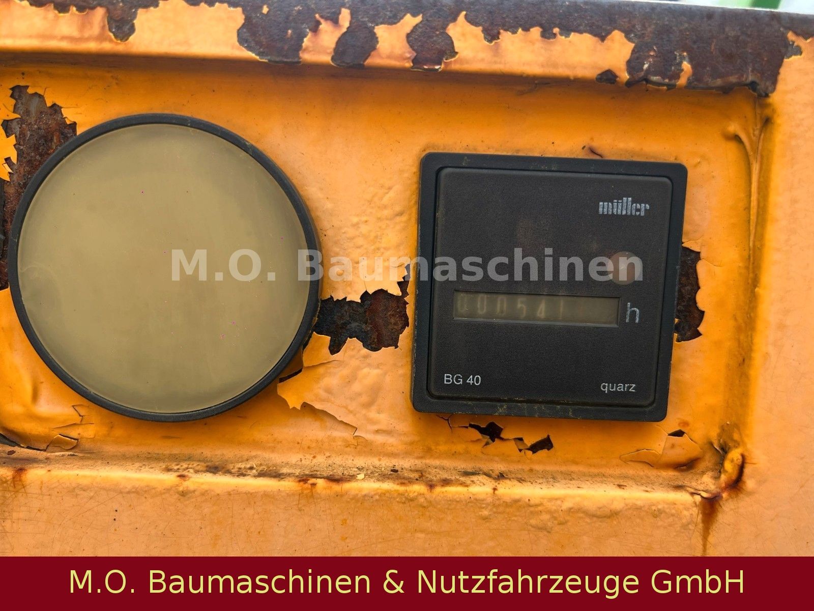 Fahrzeugabbildung JCB UCA Trac RB 18/Zweiwegefahrzeug/Lokomotive
