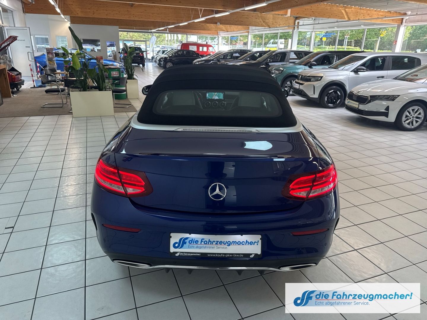 Fahrzeugabbildung Mercedes-Benz C 200 Cabrio 4Matic Sportpaket AMG LED Leder Mem