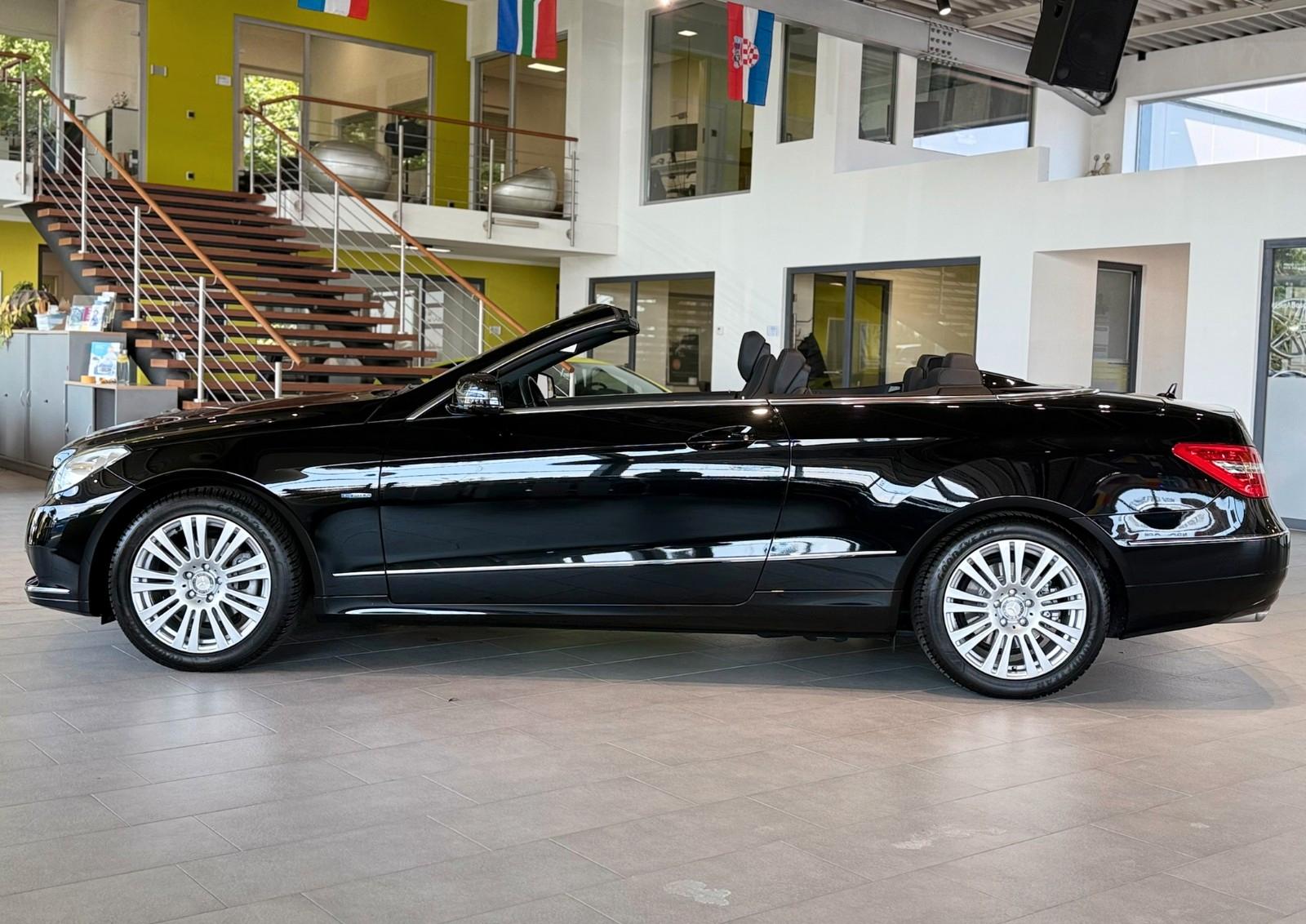 Mercedes-Benz E 250 Cabrio CGI TOP-Zustand*Navi*Leder*PDC*