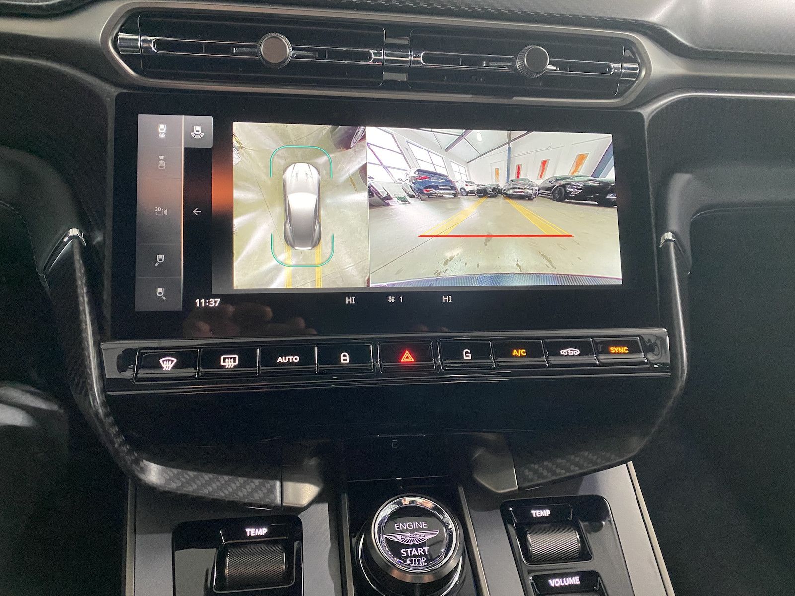 Fahrzeugabbildung Aston Martin Vanquish Q Satin/Carbon/Exhaust-Titan/UPE 50500,