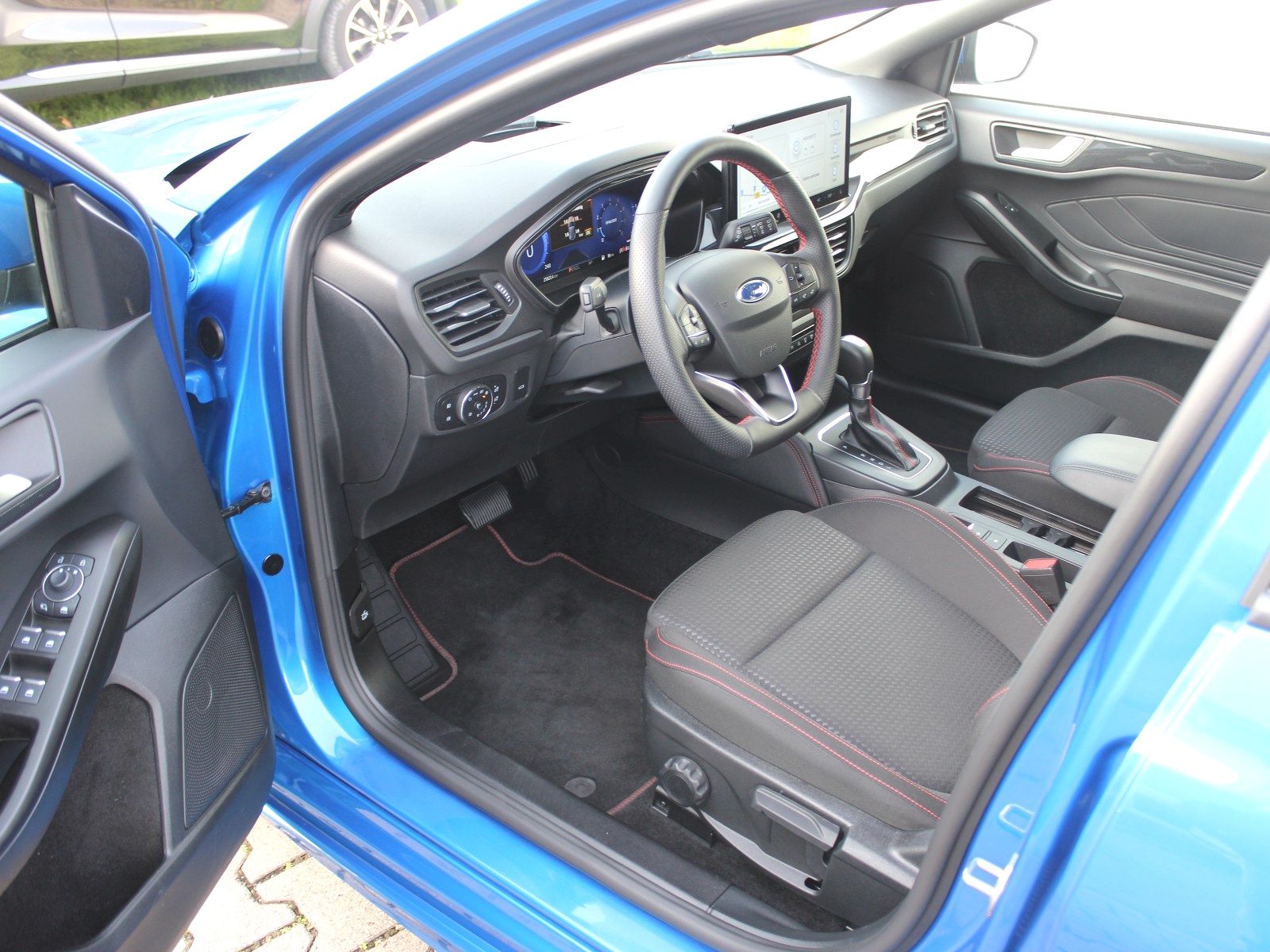 Fahrzeugabbildung Ford Focus ST-Line X 1,0 EcoBoost Mild-Hybrid