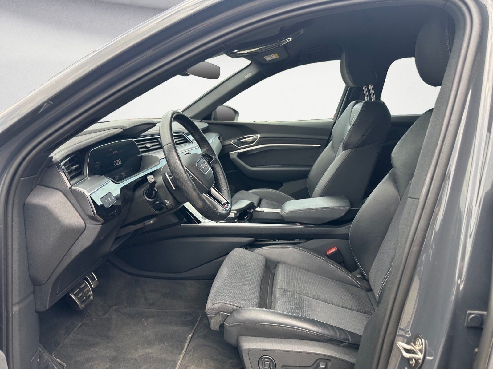 Audi Q8 e-tron - Bild 10