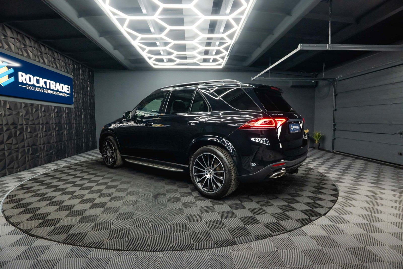 Fahrzeugabbildung Mercedes-Benz GLE 450 4Matic AMG NightPaket | Pano | ACC | LED