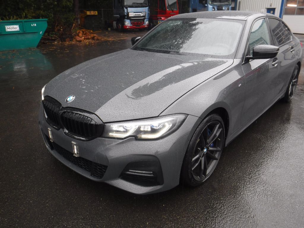 Image of BMW 330