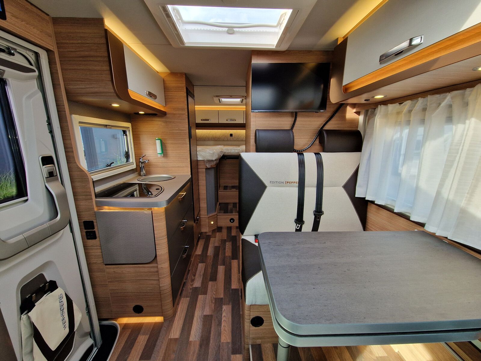 Fahrzeugabbildung Weinsberg CaraCompact EDITION PEPPER 600 MEG