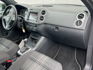 Volkswagen Tiguan - 12