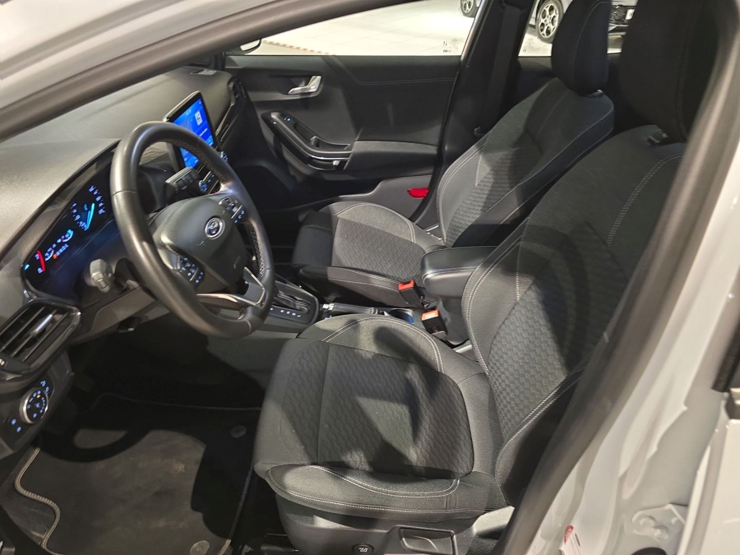 Fahrzeugabbildung Ford Puma Titanium Navi Automatik LED ACC DAB TWA GJR