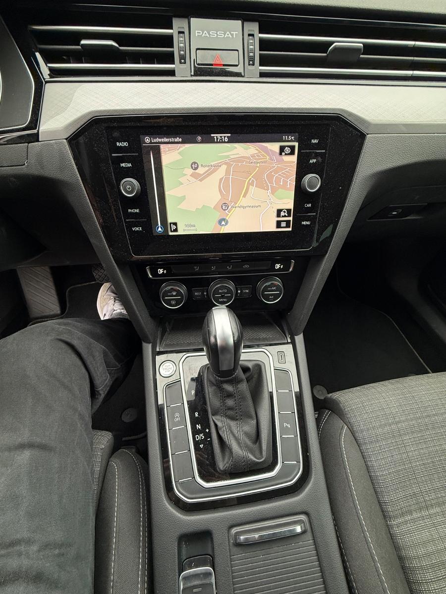 Volkswagen Passat Variant Business 1.5 TSI Automatik AHK