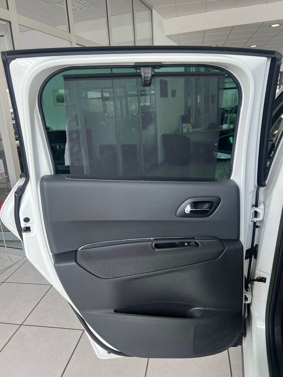 Fahrzeugabbildung Peugeot 3008 Business-Line Automatik